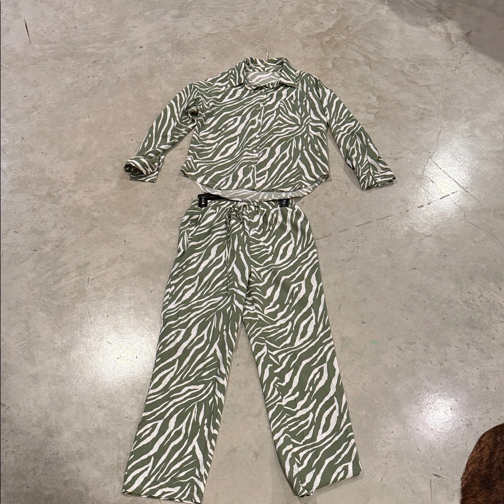 Olive Zebra Print Women's Pajama Set